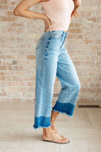 Load image into Gallery viewer, Judy Blue High Rise Wide Leg Crop Jeans in Medium Wash