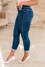 Load image into Gallery viewer, Judy Blue Mid Rise Vintage Cuffed Skinny Capri

