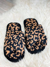 Load image into Gallery viewer, Leopard Criss Cross Fuzzy Slippers
